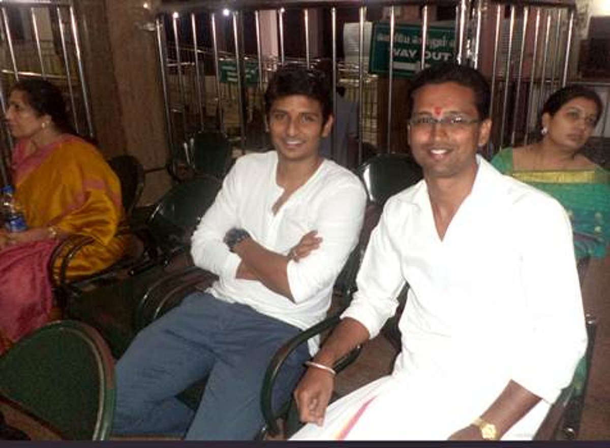 பழனிக்கோயில் நடிகர் ஜீவா சுவாமி தரிசனம்